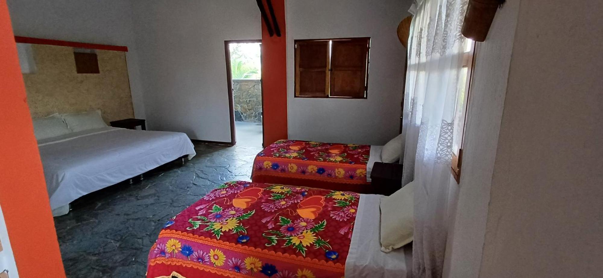 Finca Hotel Palmas Frente A Panaca キンバヤ エクステリア 写真