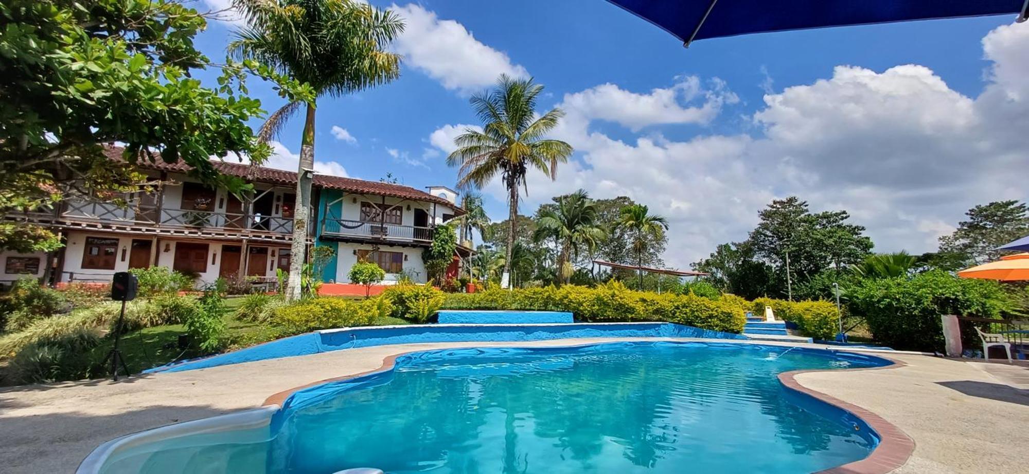 Finca Hotel Palmas Frente A Panaca キンバヤ エクステリア 写真