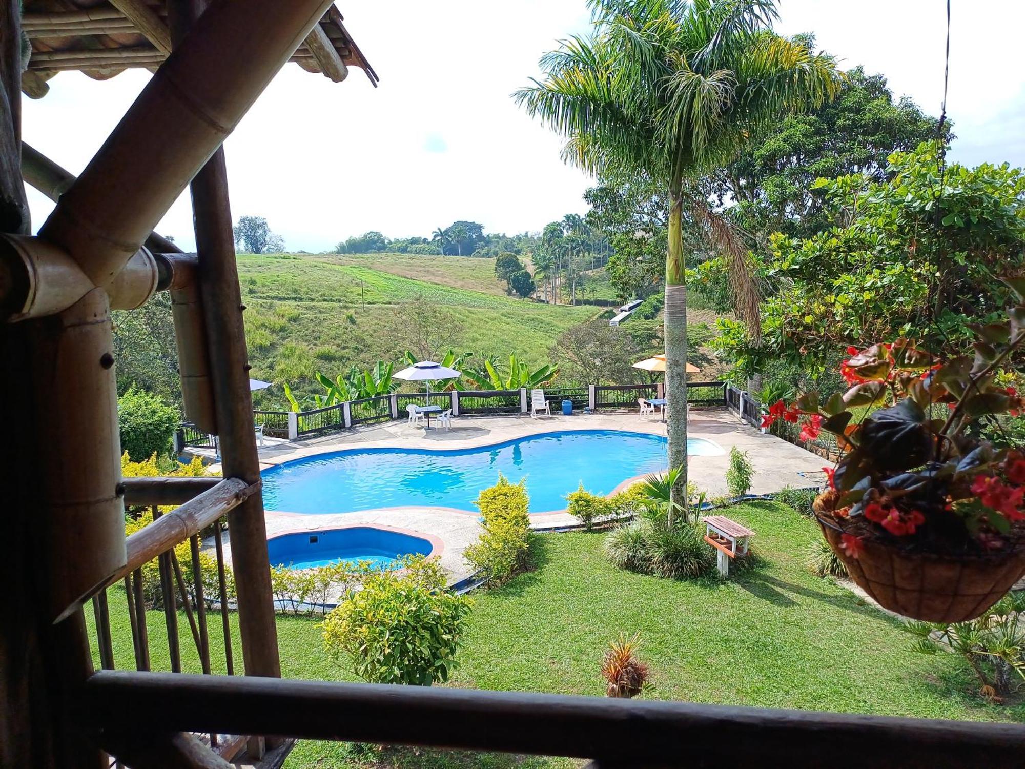 Finca Hotel Palmas Frente A Panaca キンバヤ エクステリア 写真
